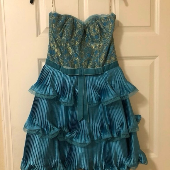 Betsey Johnson Dresses & Skirts - Betsey Johnson Blue and Gold Layered dress